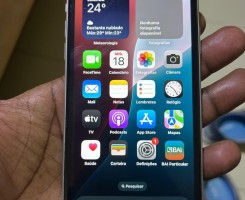 A venda Iphone XR 64 GB cor branco