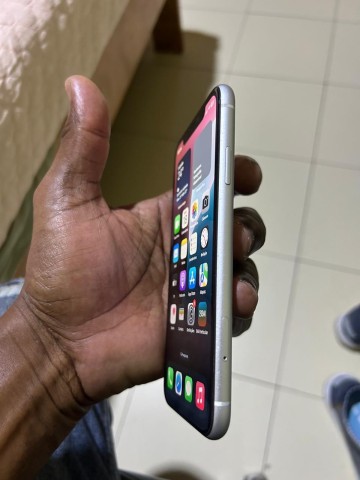 Venda Iphone XR 64 GB cor branco