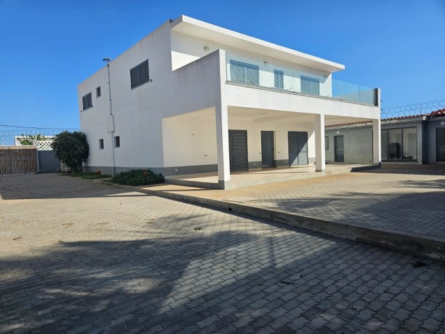 Venda Vivenda V7 em Condomínio Ramiros
