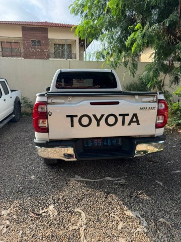 Venda TOYOTA HILUX JOÃO LOURENÇO SÉRIE H