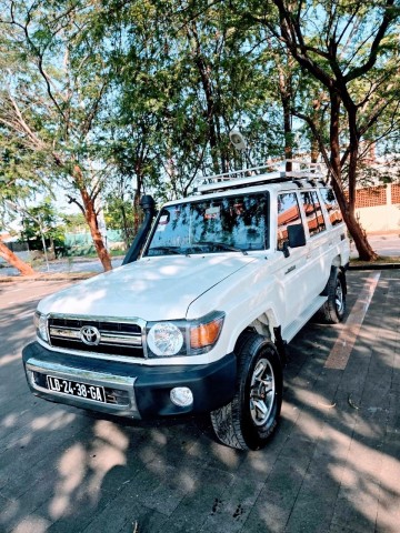 Venda TOYOTA LAND CRUISER EXECUTIVO CHEFE MÁQUINA 5 PORTAS 1HZ 6 EM LINHA SÉRIE GA
