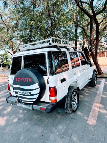 Venda TOYOTA LAND CRUISER EXECUTIVO CHEFE MÁQUINA 5 PORTAS 1HZ 6 EM LINHA SÉRIE GA