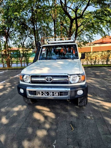 Venda TOYOTA LAND CRUISER EXECUTIVO CHEFE MÁQUINA 5 PORTAS 1HZ 6 EM LINHA SÉRIE GA