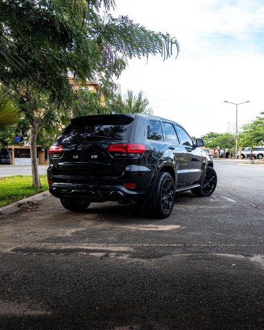 Venda JEEP GRAND CHEROKEE SRT