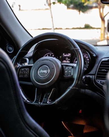 Venda JEEP GRAND CHEROKEE SRT