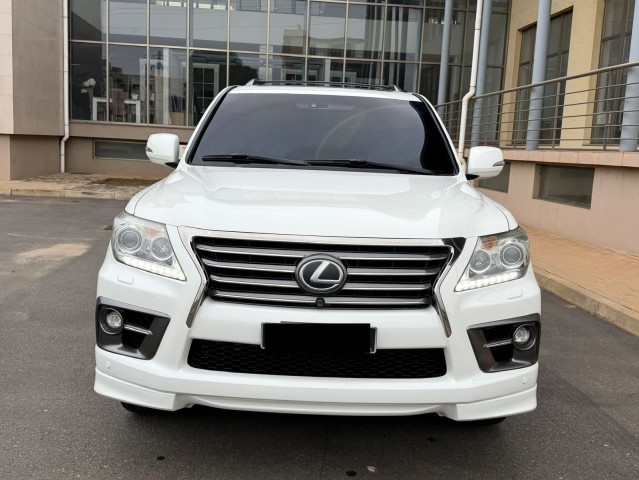 Venda LEXUS LX570s