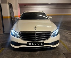 A venda MERCEDES BENZ E300 4MATIC