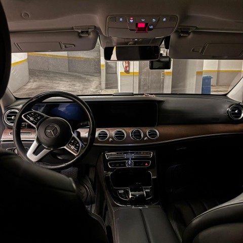 Venda MERCEDES BENZ E300 4MATIC