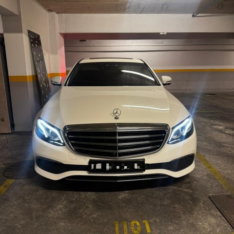 Venda MERCEDES BENZ E300 4MATIC