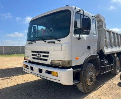 A venda Camião Hyundai Basculante Motor e caixa impecáveis quase novo