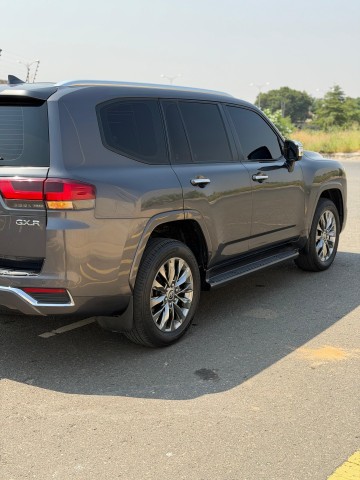 Venda Toyota Land Cruiser TWIN TURBO GXR FULL OPTIONS