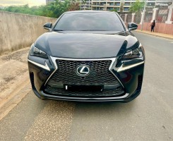 A venda LEXUS NX200