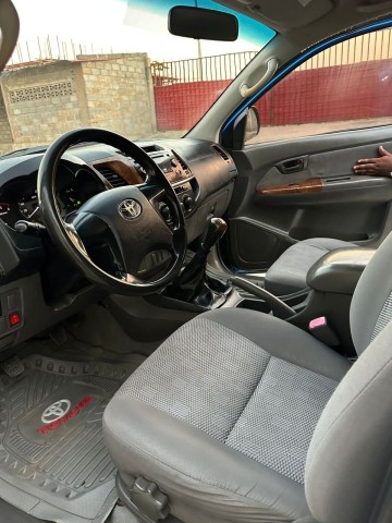 Venda TOYOTA HILUX