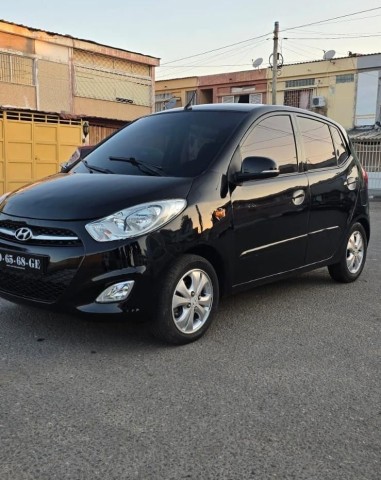 Venda HYUNDAI i10 1.1