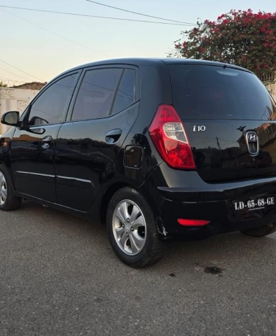 Venda HYUNDAI i10 1.1
