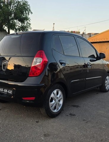 Venda HYUNDAI i10 1.1