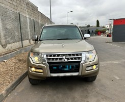 A venda MITSUBISHI PAJERO