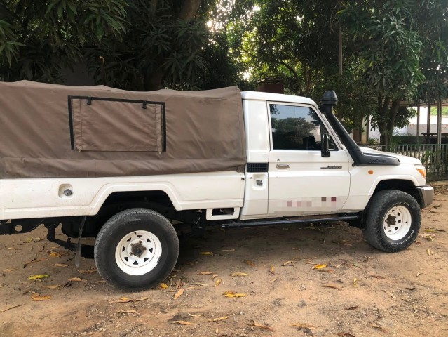 Venda TOYOTA LAND CRUISER | AZ (CABINE SIMPLES)