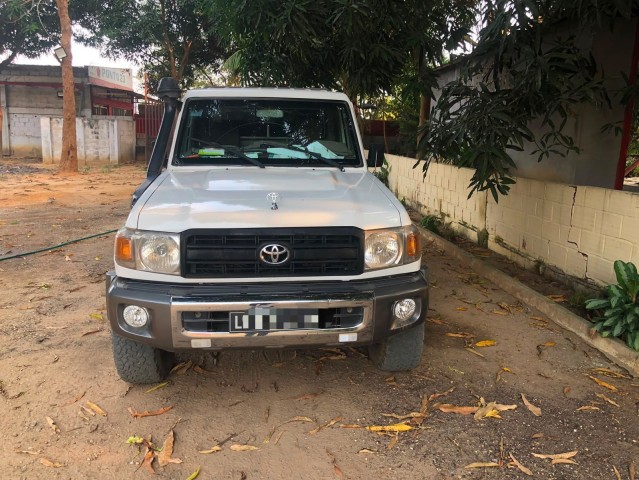 Venda TOYOTA LAND CRUISER | AZ (CABINE SIMPLES)