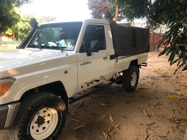 Venda TOYOTA LAND CRUISER | AZ (CABINE SIMPLES)