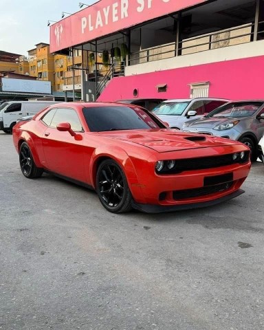 Venda DODGE CHALLENGER SRT V8 5.7 LIMPO SÉRIE A