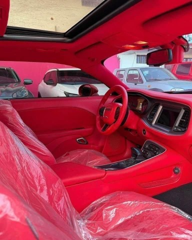 Venda DODGE CHALLENGER SRT V8 5.7 LIMPO SÉRIE A
