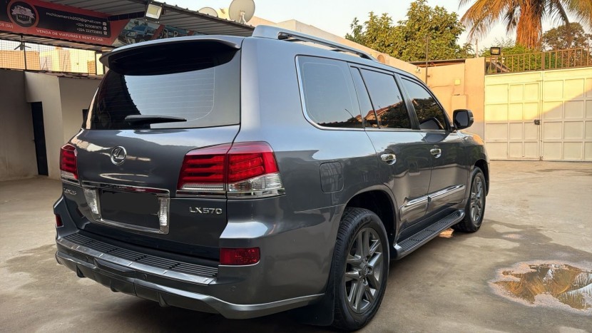 Venda LEXUS LX 570S