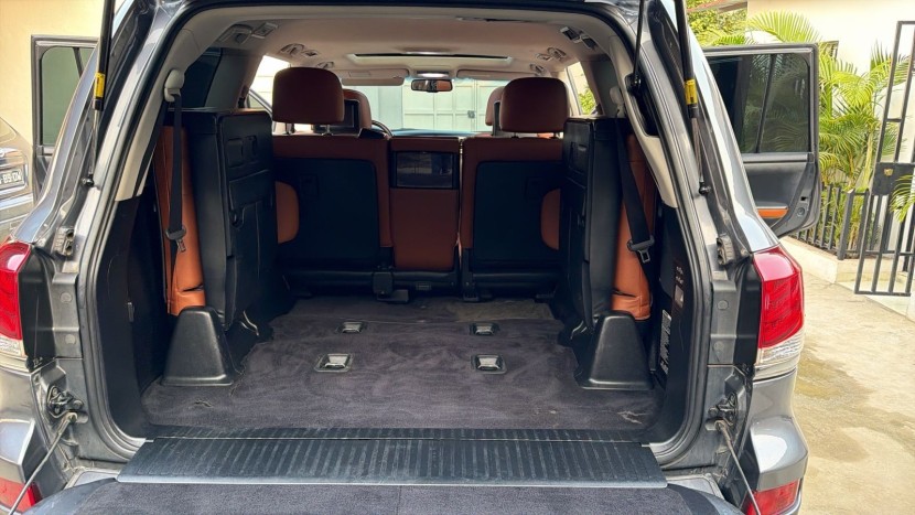 Venda LEXUS LX 570S