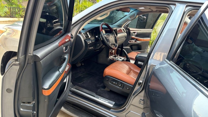 Venda LEXUS LX 570S