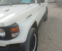A venda Toyota Land Cruiser HZ