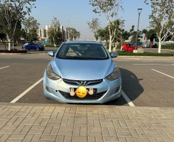 A venda HYUNDAI ELANTRA