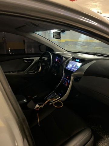 Venda HYUNDAI ELANTRA