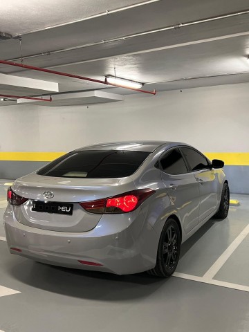 Venda HYUNDAI ELANTRA