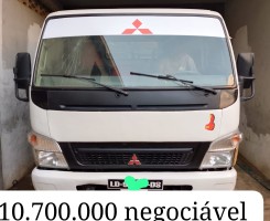 A venda MITSUBISHI CANTER