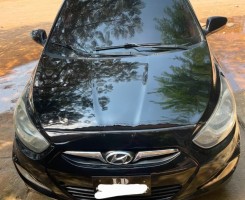 A venda HYUNDAI ACCENT DUAS VARETAS