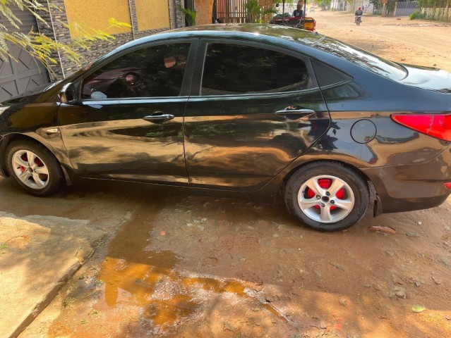 Venda HYUNDAI ACCENT DUAS VARETAS