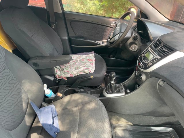 Venda HYUNDAI ACCENT DUAS VARETAS