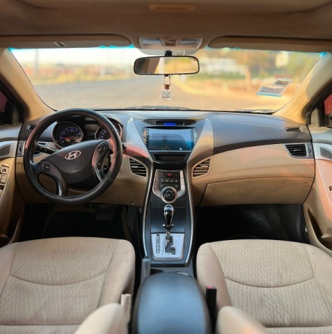 Venda HYUNDAI ELANTRA FULL OPTIONS