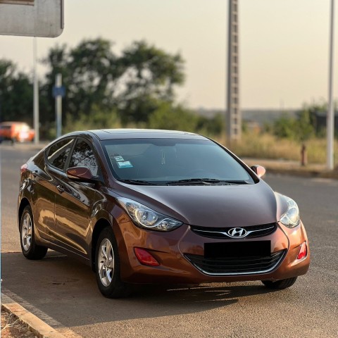 Venda HYUNDAI ELANTRA FULL OPTIONS