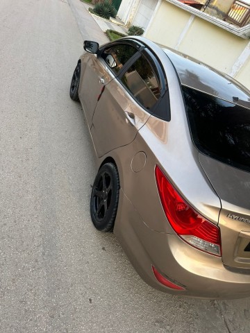 Venda HYUNDAI ACCENT 2V