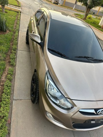 Venda HYUNDAI ACCENT 2V