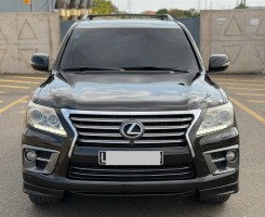 A venda LEXUS LX570