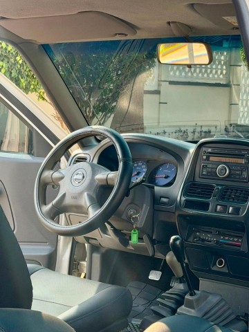 Venda NISSAN HARDBODY