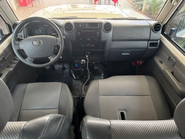 Venda TOYOTA LAND CRUISER | AZ 70 ANNIVERSARY