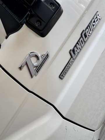 Venda TOYOTA LAND CRUISER | AZ 70 ANNIVERSARY