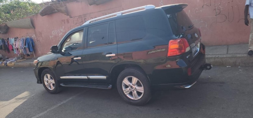 Venda TOYOTA LAND CRUISER | VX.R