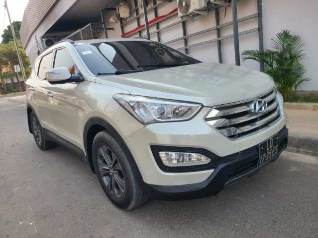 Venda HYUNDAI SANTA FÉ { 936539125 }
