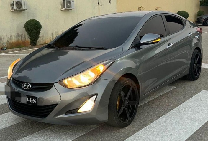 Venda HYUNDAI ELANTRA