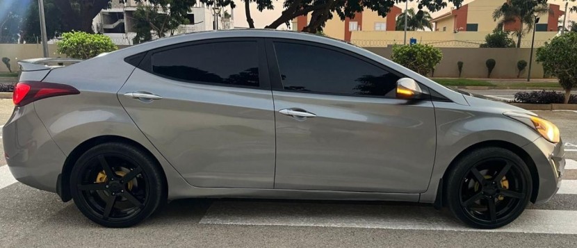 Venda HYUNDAI ELANTRA