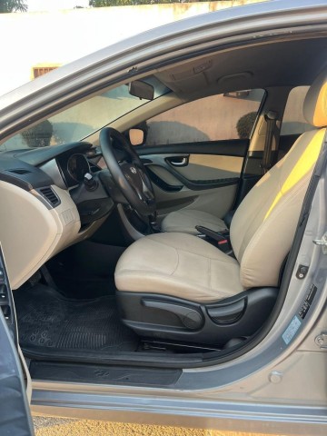 Venda HYUNDAI ELANTRA
